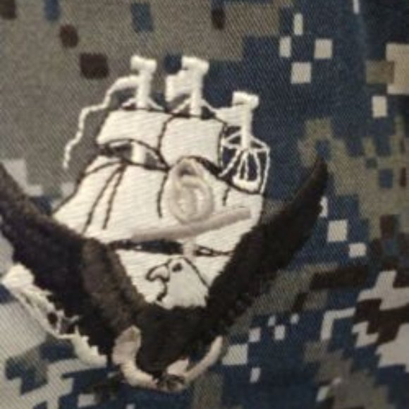 US Navy Military Digital Camo Field Jacket Shirt Size Medium Long Button Up - Picture 2 of 6